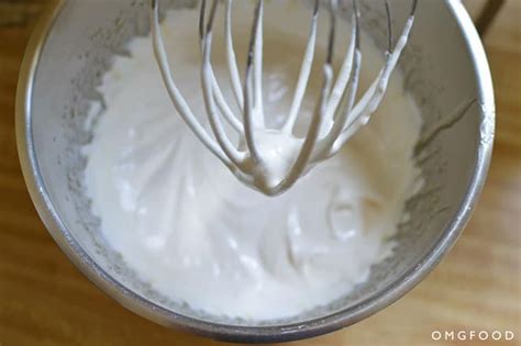 homemade-marshmallow-sauce-omgfood image