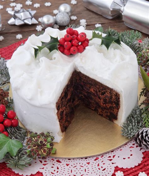 traditional-irish-christmas-cake-recipe-thefoodellerscom image