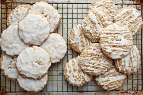 old-fashioned-iced-oatmeal-cookies-barefeet-in-the image