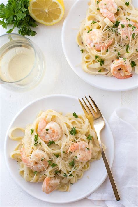 lemon-garlic-white-wine-shrimp-fettuccine-pasta image