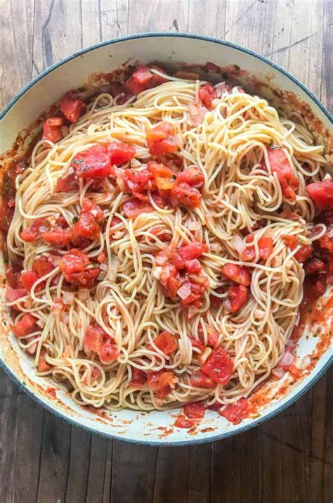 pasta-pomodoro-olive-garden-copycat-recipe-lifes image