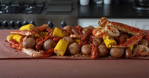 king-crab-and-shrimp-boil-recipe-recipesnet image