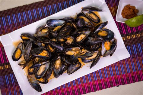 pei-mussels-with-sun-dried-tomato-pesto-pei image