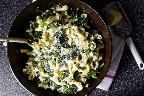 pasta-with-garlicky-broccoli-rabe-smitten-kitchen image