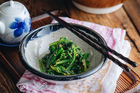 spinach-with-sesame-miso-sauce-just-one-cookbook image