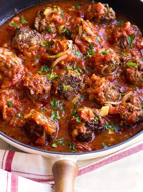 turkey-meatballs-with-spicy-tomato-sauce image
