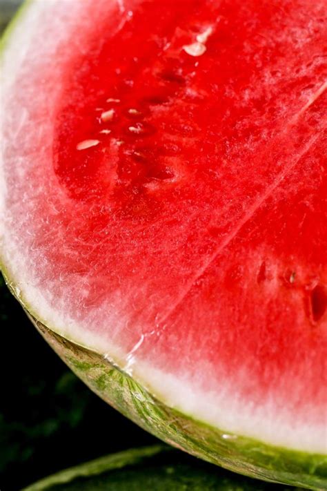 watermelon-health-benefits-nutrition-and-risks image