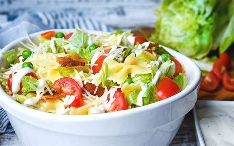 blt-pasta-salad-with-ranch-dressing-eat-wheat image
