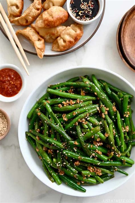 chinese-garlic-green-beans image