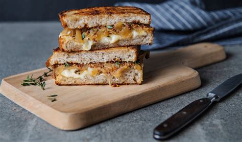 grilled-cheese-with-caramelized-onions image