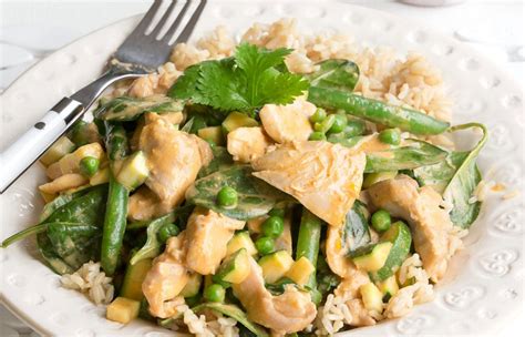 chicken-satay-curry-with-brown-rice-healthy-food-guide image