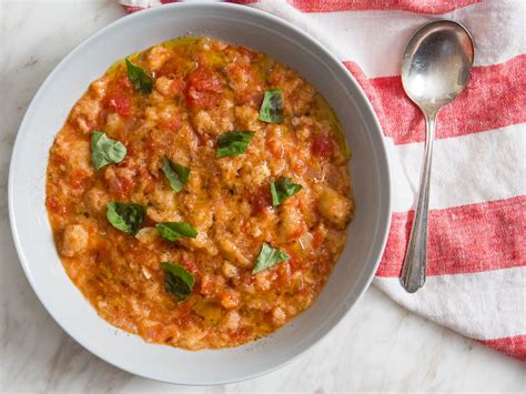 tuscan-pappa-al-pomodoro-tomato-and-bread-soup image