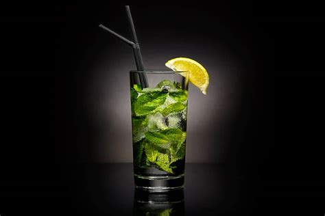 how-to-make-the-perfect-mojito-cocktail-man-of-many image