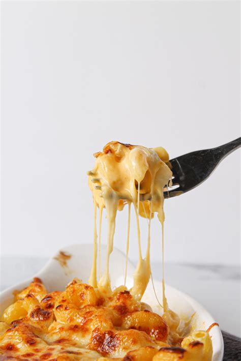 really-cheesy-mac-and-cheese-fork-and-twist image