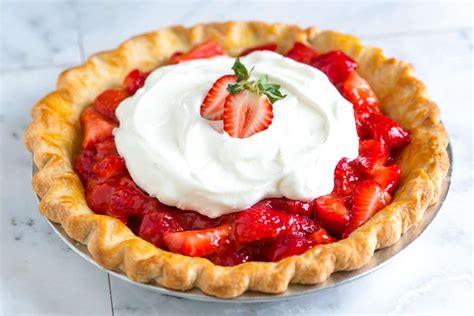 homemade-blueberry-and-strawberry-tart image