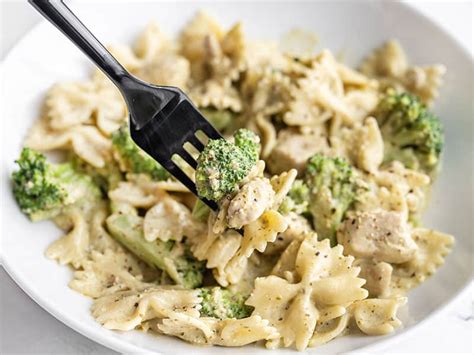 creamy-pesto-pasta-with-chicken-and-broccoli-budget image