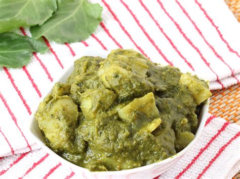 aloo-palak-recipe-with-spicy-gravy-of-onion-and image