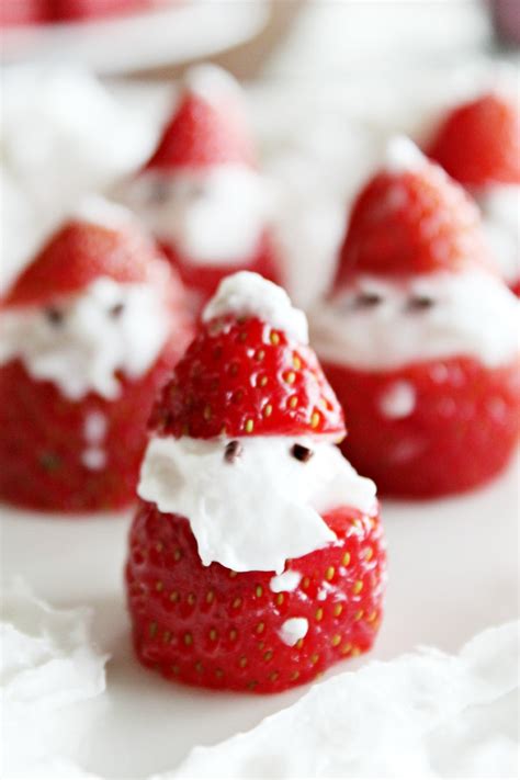 cute-strawberry-santas-for-christmas-bestofthislifecom image