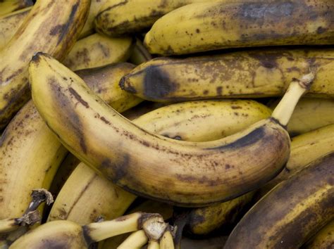 do-overripe-bananas-still-have-nutritional-value image