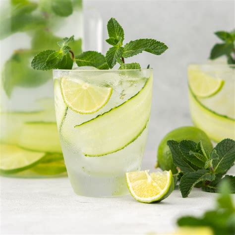 cucumber-gin-spritz-cocktail-recipe-barossa image