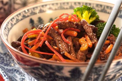 stir-fried-beef-with-carrots-and-broccoli-fine-dining image