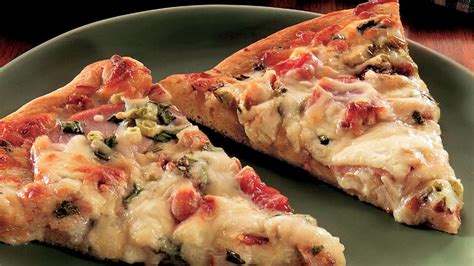 chicken-cordon-bleu-pizza-recipe-pillsburycom image