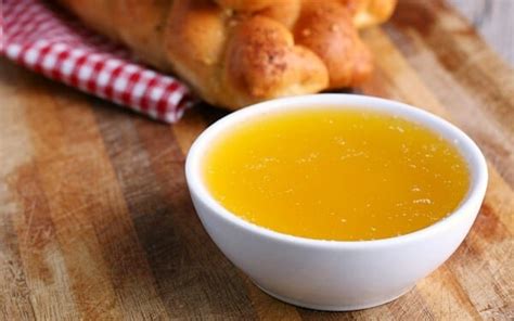 garlic-butter-dipping-sauce-love-bakes-good-cakes image