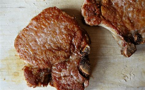 juicy-skillet-fried-thick-cut-pork-chops-amusing image