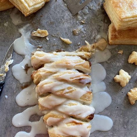 apple-strudel-braid-with-homemade-puff-pastry image
