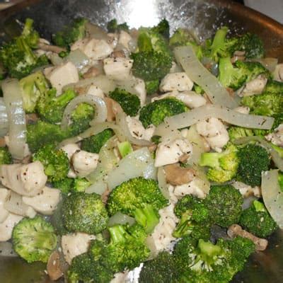 chicken-and-broccoli-in-white-wine-sauce image