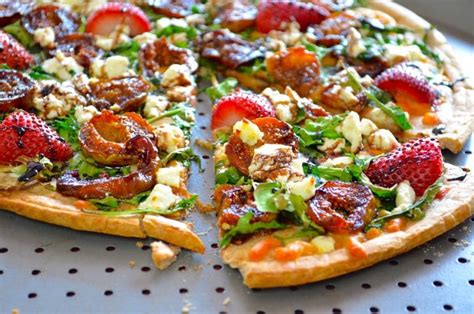 caramelized-figs-goat-cheese-pizza-with-balsamic image