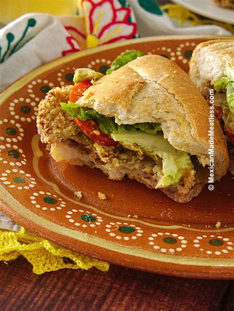 fried-chicken-sandwich-torta-de-milanesa-de-pollo image