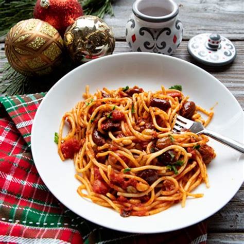 christmas-eve-sicilian-anchovy-pasta-italian-food image