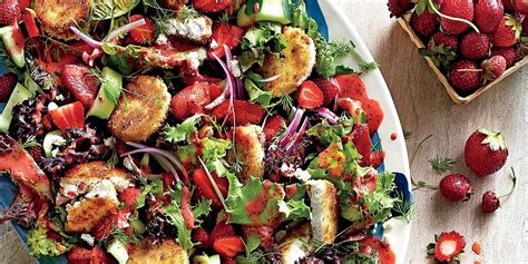 strawberry-salad-with-warm-goat-cheese-croutons image