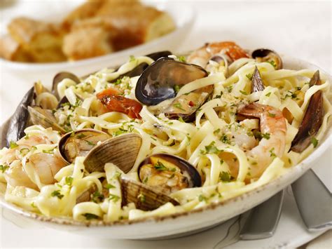 pasta-with-mixed-seafood-pasta-alla-posillipo image