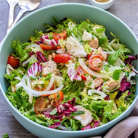 tossed-salad-with-tuna-ready-in-5-minutes-happy image