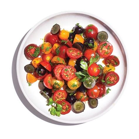 grape-and-tomato-summer-salad-chatelaine image