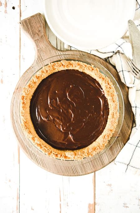 chocolate-smores-pie-the-cake-chica image