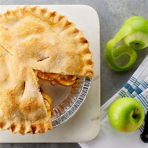 double-crust-apple-pie-sysco-foodie image