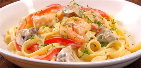 the-easiest-shrimp-alfredo-pasta-tiphero image