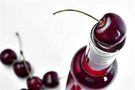 italian-cherry-liquor-recipe-italy-magazine image