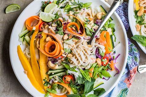 cold-thai-noodle-salad-recipe-asian-salad-vitamin image