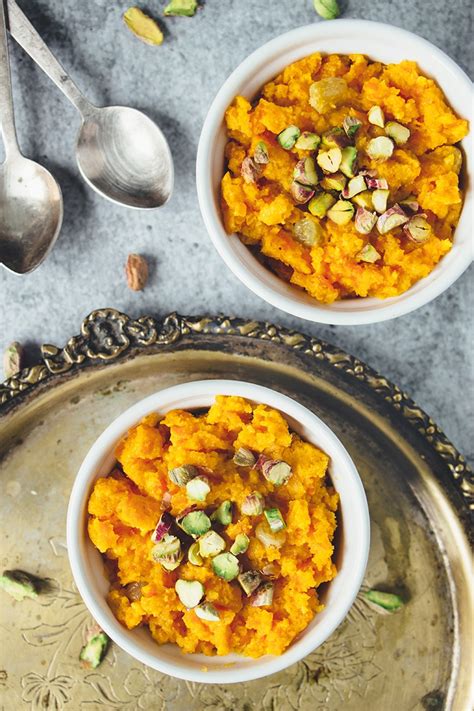 the-famous-indian-carrot-dessert-pudding-gajar-ka image