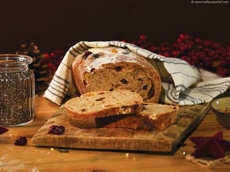 rye-bread-with-walnuts-and-dried-fruits-illustrated image