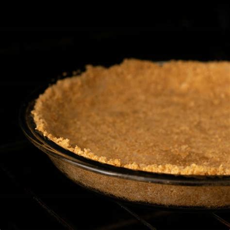 homemade-graham-cracker-pie-crust-umami image