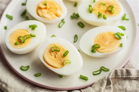 how-to-cook-and-peel-perfect-hard-boiled-eggs image