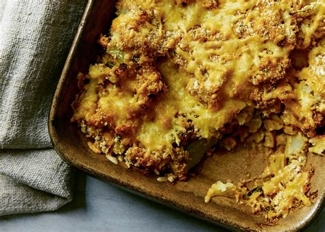 macaroni-and-cauliflower-cheese-recipe-lovefoodcom image