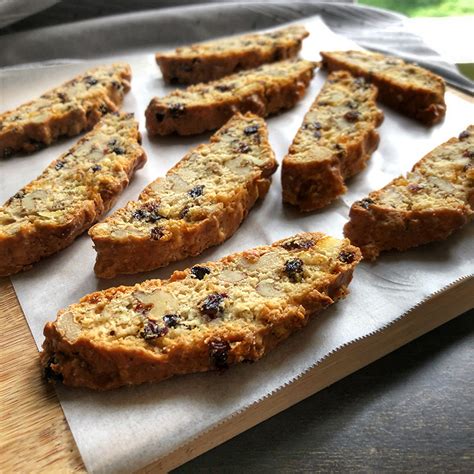 mixed-fruits-and-nuts-biscotti-bakeomaniac image