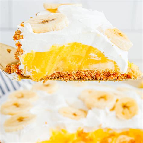old-fashioned-banana-cream-pie-food-folks-and-fun image