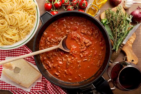 7-ways-to-enhance-the-taste-of-a-jar-of-spaghetti-sauce image